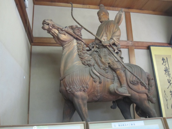 鎌倉宮宝物殿の護良親王像