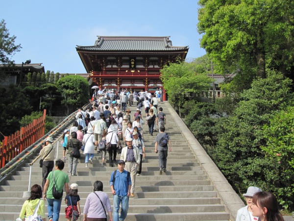 鶴岡八幡宮の本宮への階段