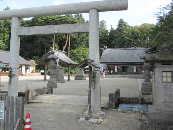 那須乃木神社鳥居と拝殿