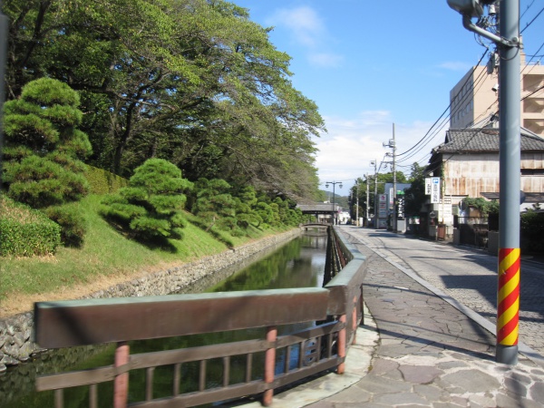 鑁阿寺の外堀