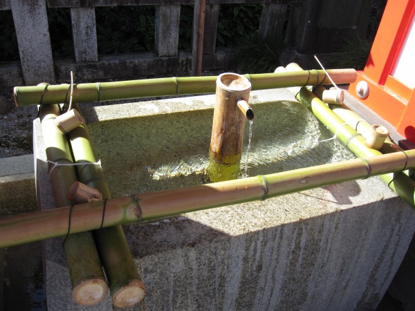 足利市織姫神社の手水舎