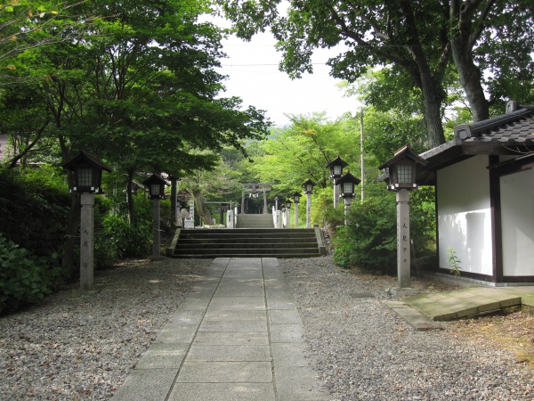 那須温泉神社参道