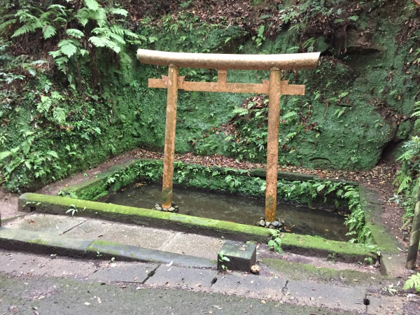 香取神宮の不思議な鳥居