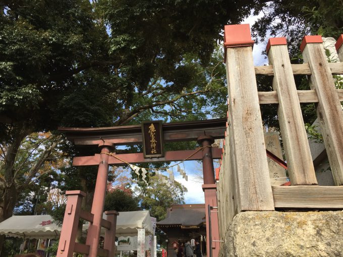 麻賀多神社社号標